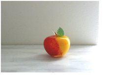 画像1: クリスタルのリンゴの置物 (1)