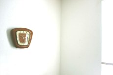 画像11: ヴィンテージ アンティーク ミッドセンチュリー レトロ ドイツ Hermle チークと真鍮の掛け時計 (11)