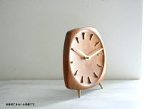 画像2: ヴィンテージ アンティーク ミッドセンチュリー レトロ ドイツ 木製 Hermle チークと真鍮の置き時計 (2)