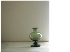 画像1: 北欧ヴィンテージ　Gullaskruf ガラスのフラワーベース/花器/花瓶 (1)
