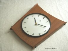 画像2: ミッドセンチュリー レトロ Junghans チークの壁掛け時計 (2)