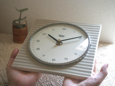 画像12: 【ムーブメント交換済み】ミッドセンチュリー レトロ ドイツ　Diehl 陶器の壁掛け時計 (12)