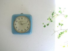 画像1: 【ムーブメント交換済み】ミッドセンチュリー レトロ Le Castel 金属と真鍮の壁掛け時計 (1)