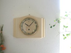 画像1: 【ムーブメント交換済み】ミッドセンチュリー レトロ Badab 木と真鍮の壁掛け時計 (1)