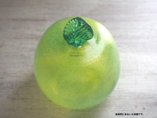 画像3: 北欧ヴィンテージ ガラスのリンゴの置物 (3)