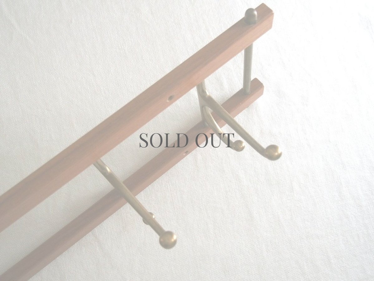 画像6: 北欧ヴィンテージ KLADHANGARE DEKORATIV チークと真鍮のコートハンガー (6)