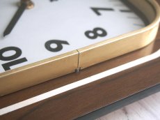 画像9: 【ムーブメント交換済み】ミッドセンチュリー レトロ VEDETTE 木と真鍮の壁掛け時計 (9)