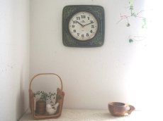画像2: 【ムーブメント交換済み】ミッドセンチュリー レトロ  VEDETTE 陶器の壁掛け時計 (2)