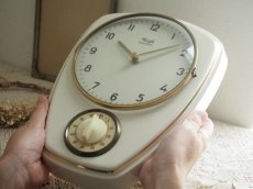 画像14: 【ムーブメント交換済み】ミッドセンチュリー レトロ KIENZLE 陶器と真鍮の壁掛け時計 (14)