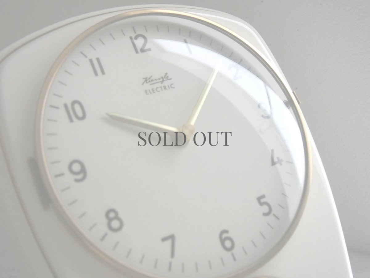 画像4: 【ムーブメント交換済み】ミッドセンチュリー レトロ KIENZLE 陶器と真鍮の壁掛け時計 (4)