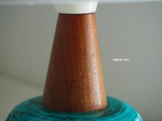 画像9: 北欧ヴィンテージ　陶器とチークのテーブルランプ (9)