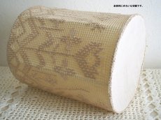 画像15: 北欧ヴィンテージ　ナーベルソム刺しゅうシェードの木製テーブルランプ (15)
