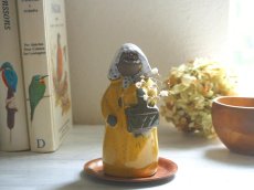 画像1: 北欧ヴィンテージ　Jie gantofta 陶器のお人形のフラワーベース/花器/花瓶 (1)