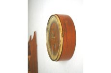 画像4: ミッドセンチュリー レトロ Kieninger Schwebegang チークと真鍮の壁掛け時計 (4)