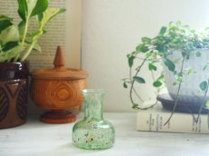 画像2: 北欧ヴィンテージ　Pukeberg Sweden  ガラスの小さなフラワーベース/花器/花瓶 (2)