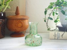 画像1: 北欧ヴィンテージ　Pukeberg Sweden  ガラスの小さなフラワーベース/花器/花瓶 (1)