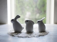画像4: ARABIA  Helja Liukko-Sundstrom アラビア ヘルヤ・リウッコ・スンドストロム 陶器のウサギの置物 (4)
