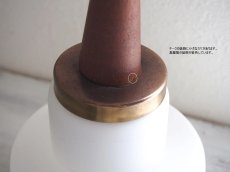 画像13: 北欧ヴィンテージ　ガラスとチークのペンダントランプ  (13)