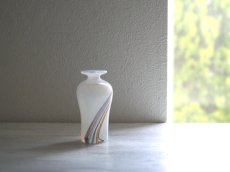 画像1: 北欧ヴィンテージ　KOSTA BODA Bertil Valien  ARTIST COLLECTION ガラスのフラワーベース/花器/花瓶 (1)