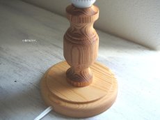 画像14: 北欧ヴィンテージ　リネンシェードの木製テーブルランプ (14)
