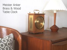 画像4: ミッドセンチュリー レトロ ドイツ  Meister Anker 木と真鍮の置き時計 (4)
