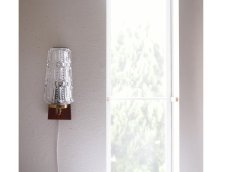 画像3: 北欧ヴィンテージ　ガラスとチークの壁付けランプ  (3)