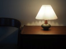 画像4: 北欧ヴィンテージ　陶器とチークのテーブルランプ (4)