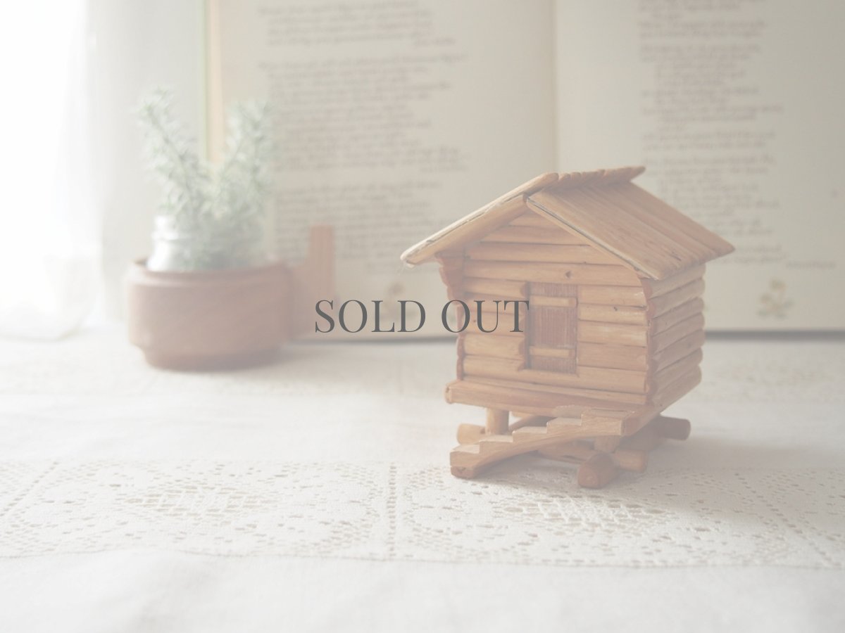 画像1: スウェーデン 木製ミニハウス／ログハウスモチーフ／手仕事の北欧インテリア (1)