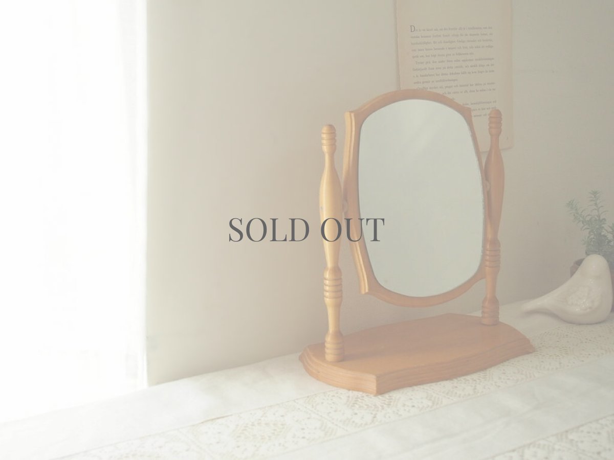 画像1: スウェーデン製 木製テーブルミラー／無垢材フレーム／1970年代／北欧ヴィンテージ鏡 (1)
