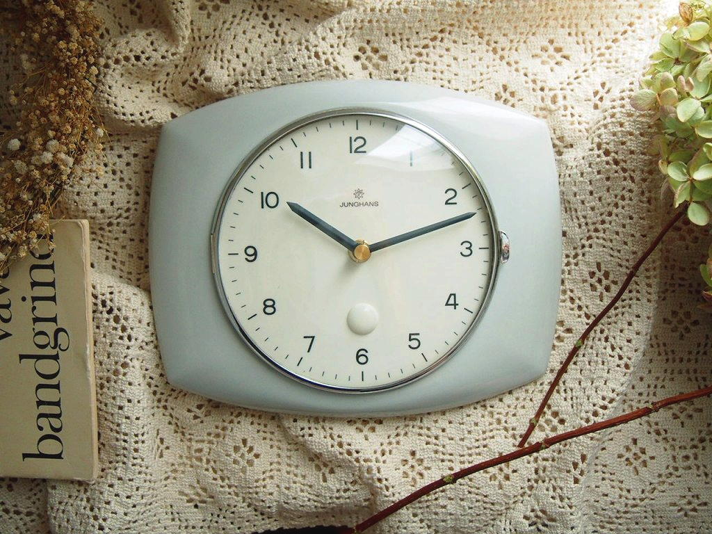 ドイツ製　JUNGHANS ユンハンス　陶器壁掛け時計　皿時計　最新ムーブメント