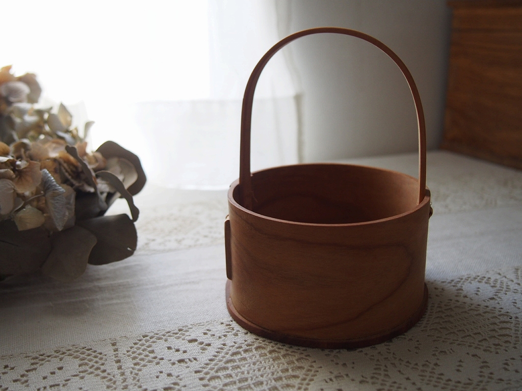 北欧ヴィンテージ雑貨 スウェーデン 曲木の小さなバスケット