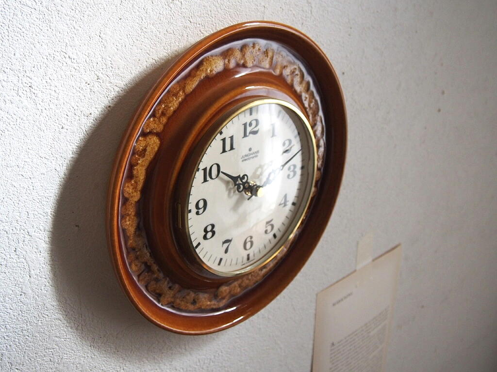 Junghans ヴィンテージウォールクロック／側面ディテール。 antenna