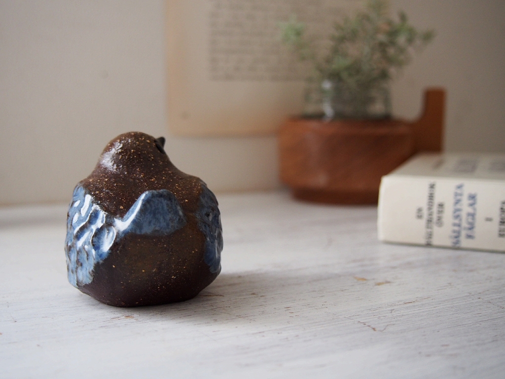 後ろ姿と丸いフォルム。 antenna